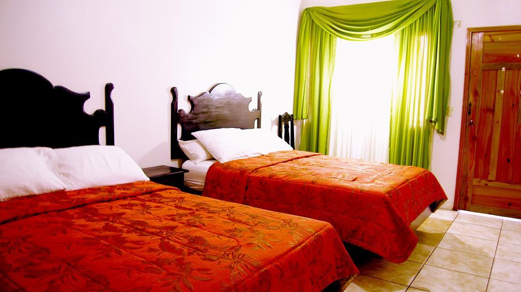Uw Oasis Hotel Ла Сейба Стая снимка