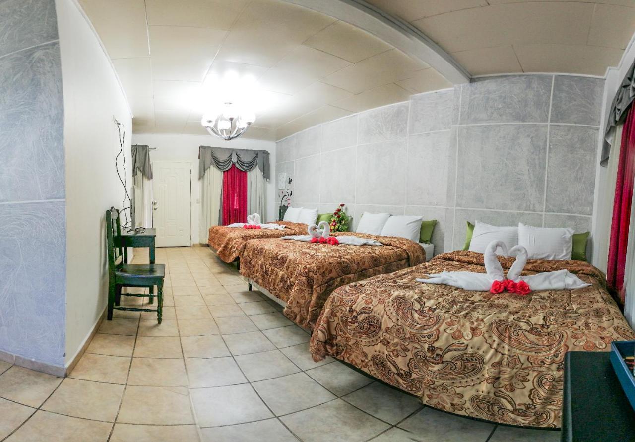 Uw Oasis Hotel Ла Сейба Екстериор снимка