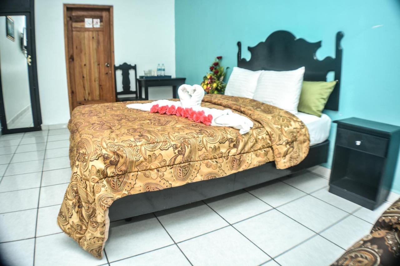 Uw Oasis Hotel Ла Сейба Екстериор снимка